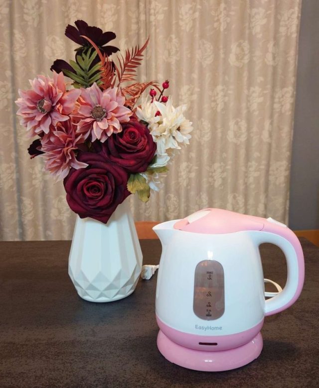 Amazonで購入した電気ケトルの写真